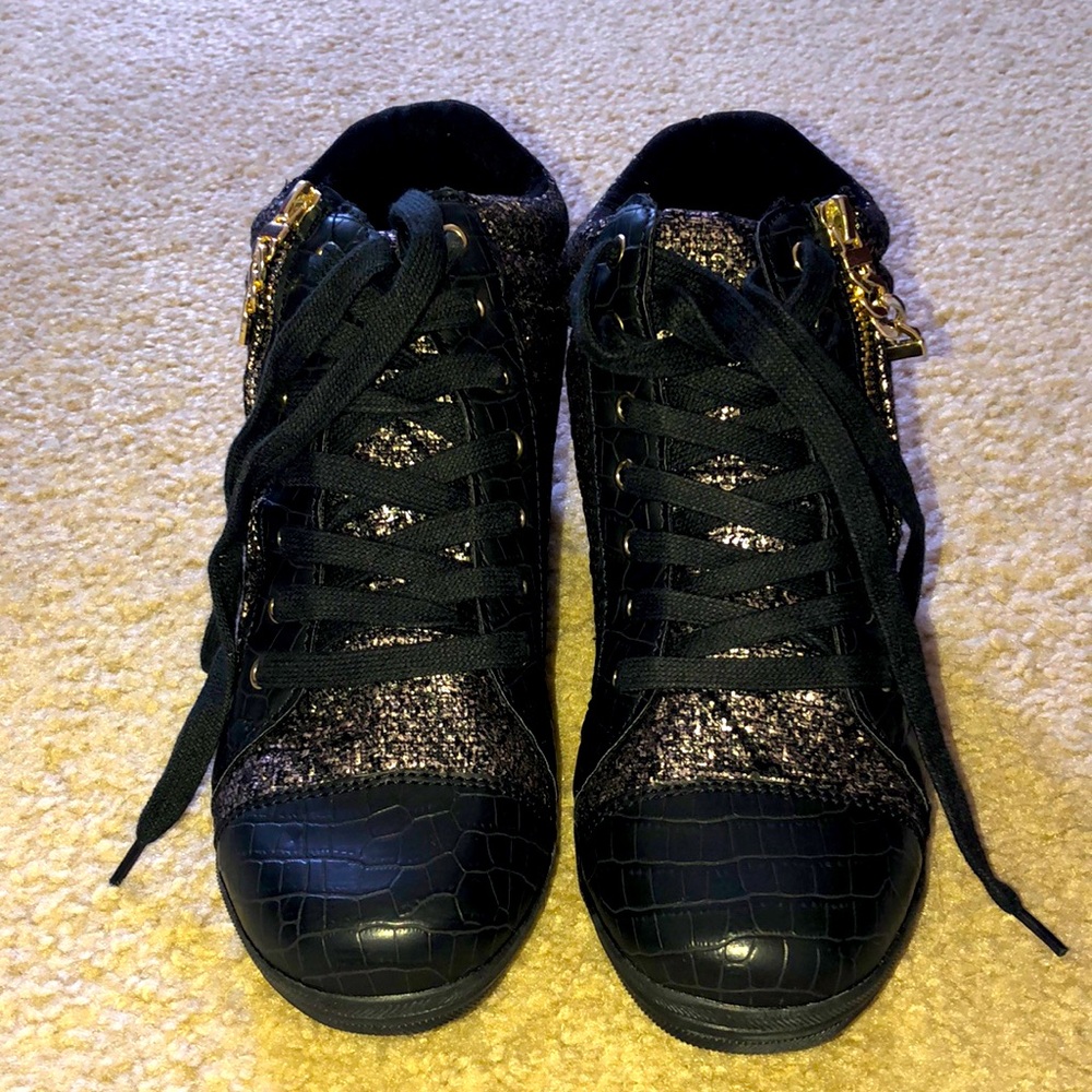 Woman’s shoes